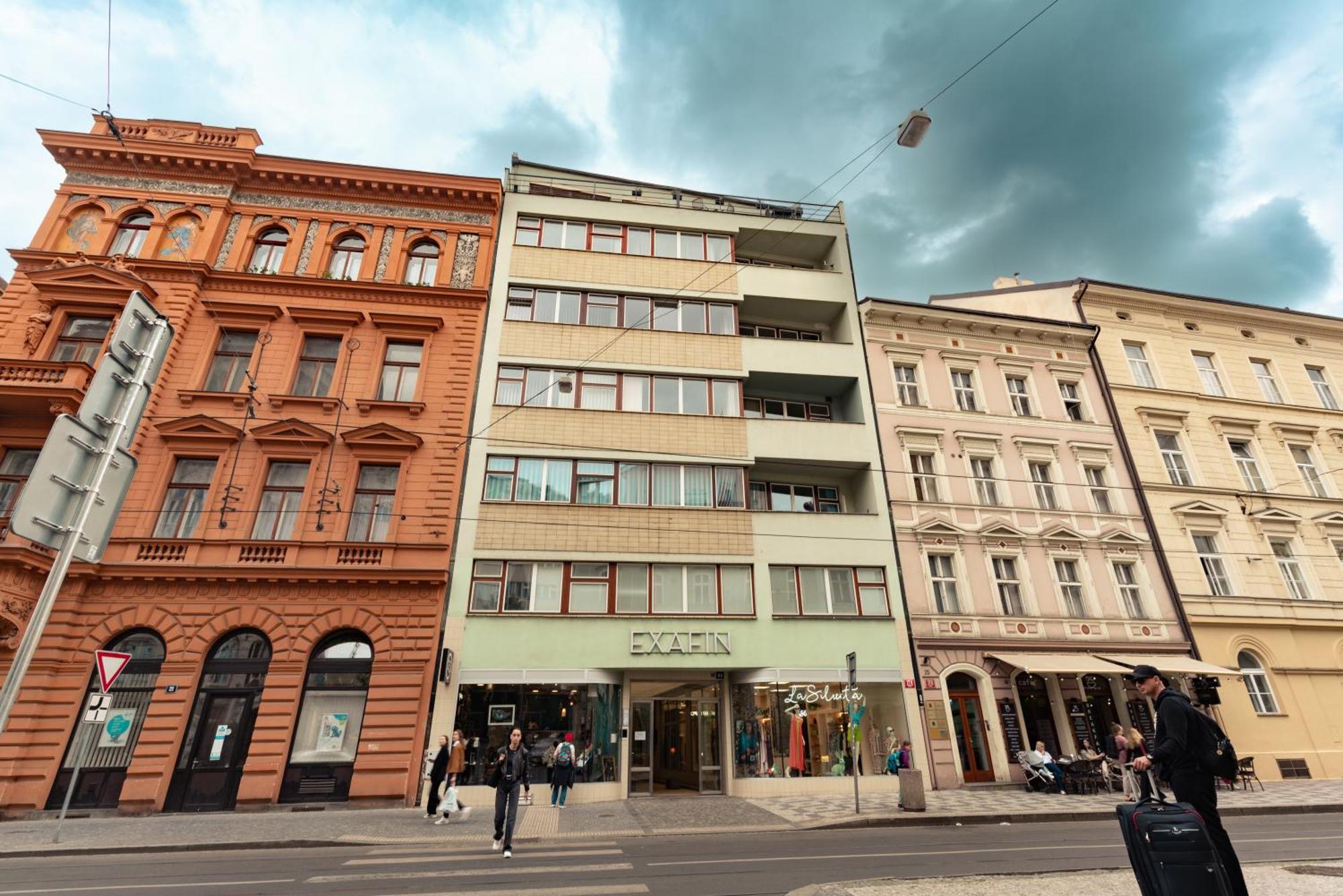 Kingdom Of Skylight, Prague